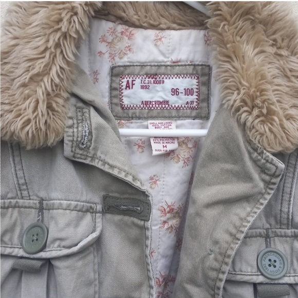 Rachel Green’s Abercrombie Bomber Jacket - Picture 5 of 5